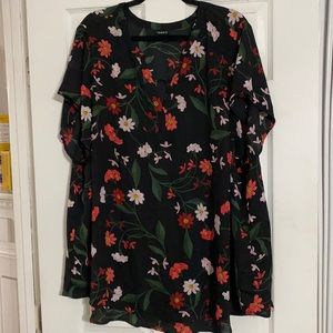 Floral short sleeve torrid blouse size 5